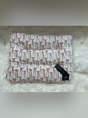 Rachel Zoe❤️ soft & Plush Pet  Bed  for M size 24x19” pink bows NWT